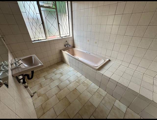 3 BEDROOM HOUSE FOR SALE IN BIRCHLEIGH NORTH